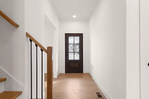 Entry Way - 3979 Tomahawk Cir, La Porte, IN 46350 photo 1 of 5