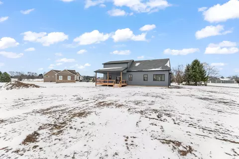 Exterior - 3979 Tomahawk Cir, La Porte, IN 46350 photo 8 of 8