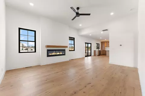 Living - 3979 Tomahawk Cir, La Porte, IN 46350 photo 2 of 7