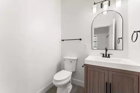 Bath - 3979 Tomahawk Cir, La Porte, IN 46350 photo 1 of 9