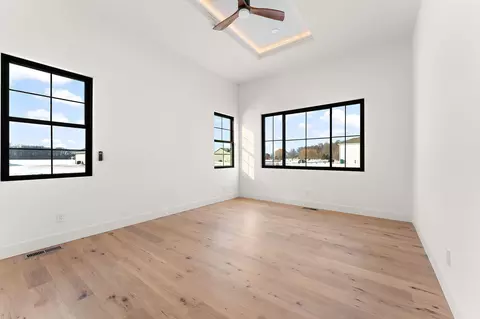 Bedroom - 3979 Tomahawk Cir, La Porte, IN 46350 photo 1 of 8