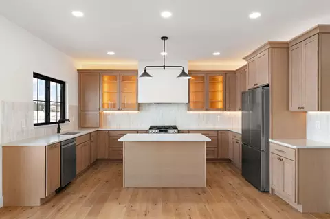 Kitchen - 3979 Tomahawk Cir, La Porte, IN 46350 photo 1 of 8