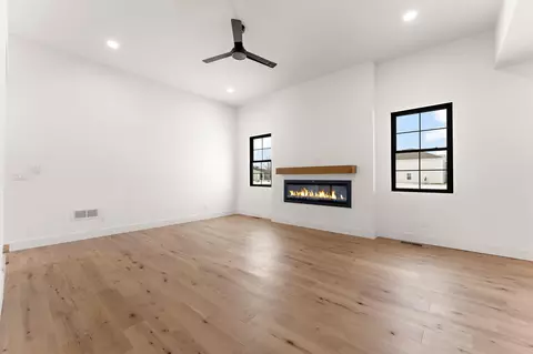 Living - 3979 Tomahawk Cir, La Porte, IN 46350 photo 3 of 7