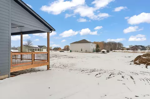 Exterior - 3979 Tomahawk Cir, La Porte, IN 46350 photo 6 of 8