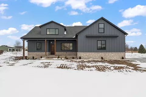 3979 Tomahawk Cir, La Porte, IN 46350