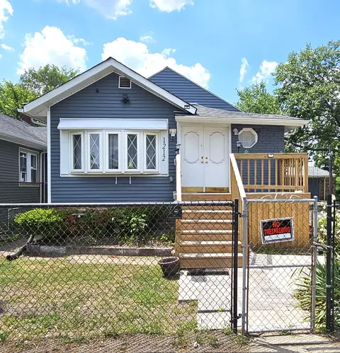 1212 W Taft St, Gary, IN 46404