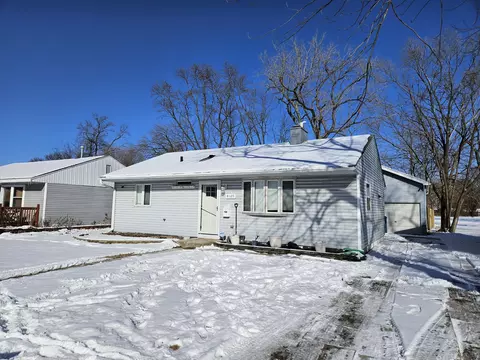 8129 Wicker Park Dr, Highland, IN 46322