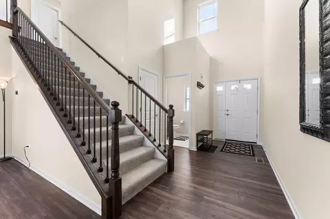 Entry Way - 5547 Victoria Pl, Crown Point, IN 46307 photo 1 of 4
