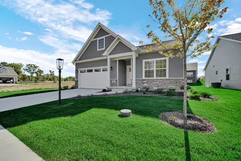 498 Magnolia Ln, Chesterton, IN 46304