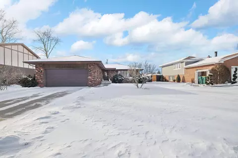 Exterior - 8120 Tapper Ave, Munster, IN 46321 photo 2 of 5