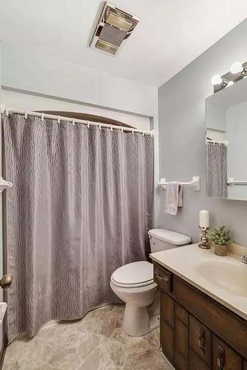 Bath - 8120 Tapper Ave, Munster, IN 46321 photo 2 of 2