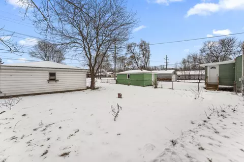 Exterior - 139 N Indiana St, Griffith, IN 46319 photo 3 of 5