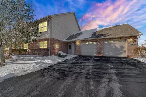 11010 Beacon Ct, Saint John, IN 46373