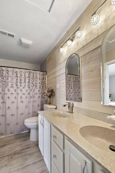 520 Pheasant Run Dr, Hobart, IN 46342 photo 16