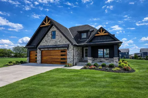 9673 Corydalis Ave, Saint John, IN 46373