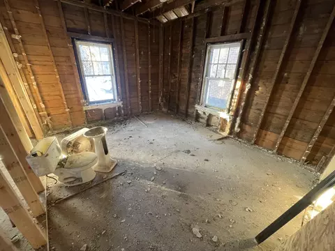 Bath - 4169 Monroe St, Gary, IN 46408 photo 1 of 2