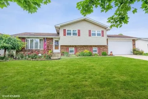 1325 W 75th Pl, Merrillville, IN 46410