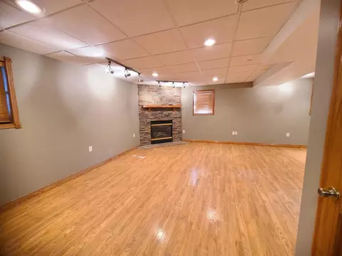 Living - 13291 County Rd 700, De Motte, IN 46310 photo 5 of 7