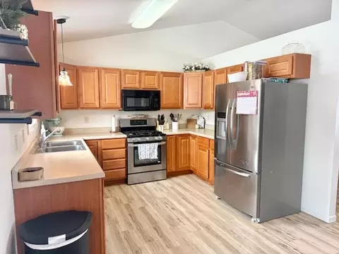 Kitchen - 1781 Kelly Ct, Wheatfield, IN 46392 photo 2 of 2