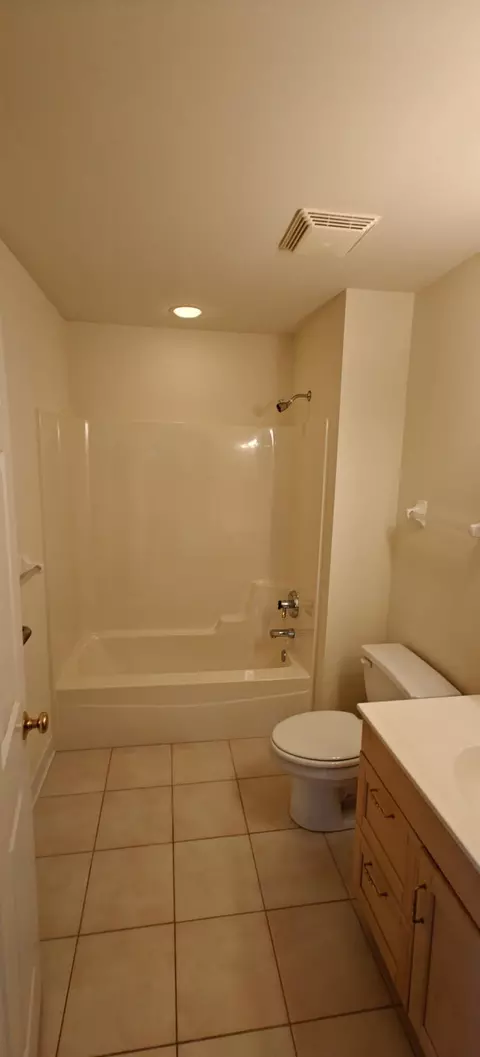 2721 Georgetowne Dr #D1, Highland, IN 46322 photo 22
