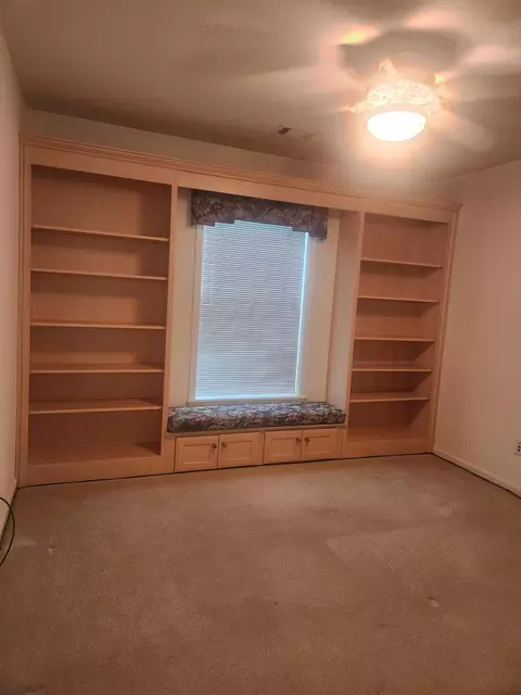 2721 Georgetowne Dr #D1, Highland, IN 46322 photo 13