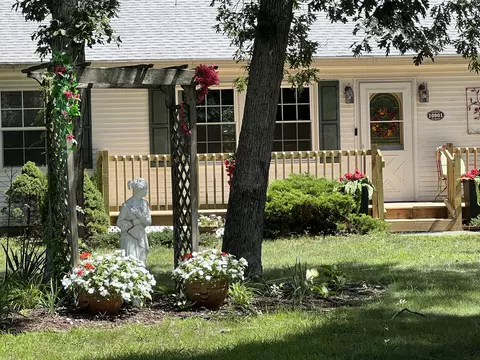 10901 N 555, De Motte, IN 46310 photo 3