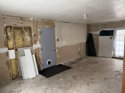 Living - 10683 N 253, De Motte, IN 46310 photo 3 of 4