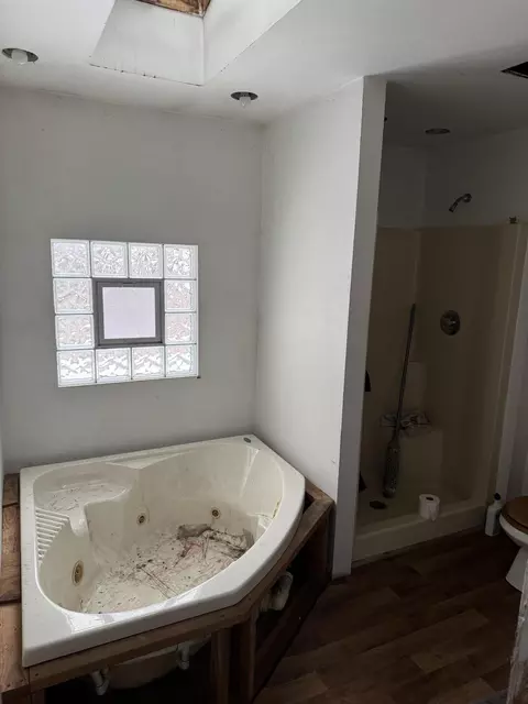 Bath - 10683 N 253, De Motte, IN 46310 photo 2 of 2