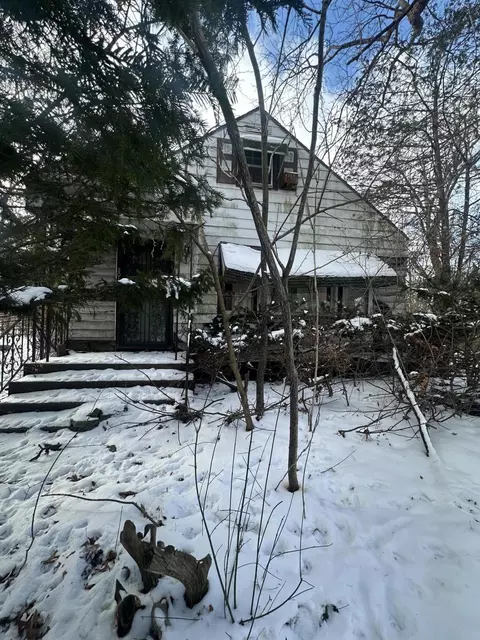 2001 Hovey Pl, Gary, IN 46406