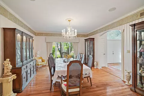 Dining - 955 Killarney Dr, Dyer, IN 46311 photo 2 of 3