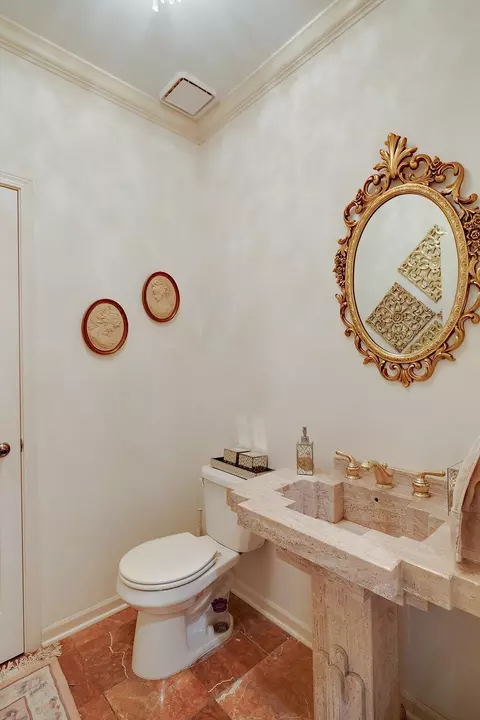 Bath - 955 Killarney Dr, Dyer, IN 46311 photo 6 of 10