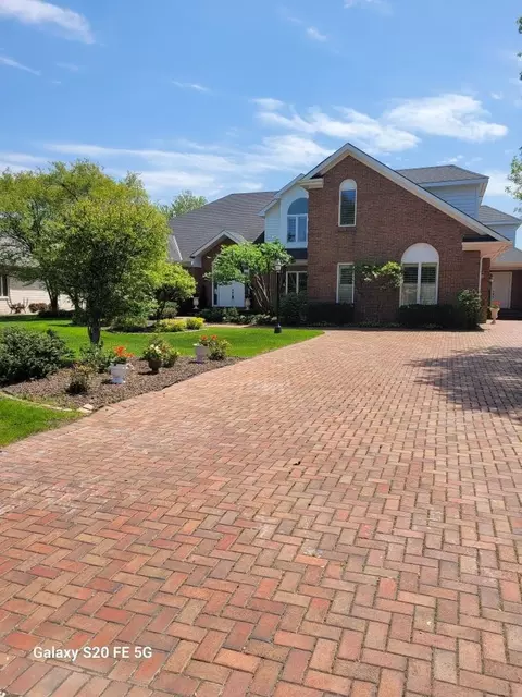 Exterior - 955 Killarney Dr, Dyer, IN 46311 photo 6 of 8