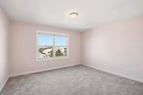 Bedroom - 9170 W 107th Pl, Saint John, IN 46373 photo 7 of 9