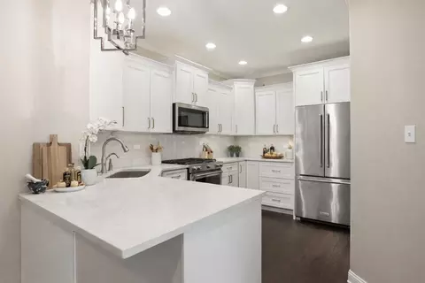 Kitchen - 9170 W 107th Pl, Saint John, IN 46373 photo 2 of 4
