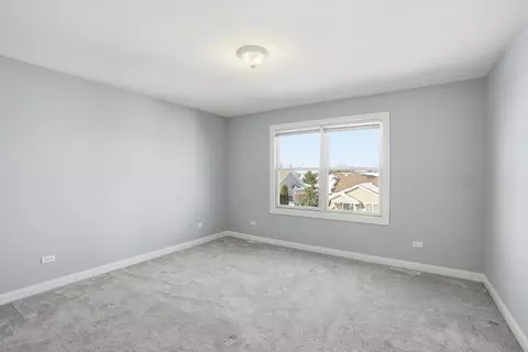 Bedroom - 9170 W 107th Pl, Saint John, IN 46373 photo 5 of 9