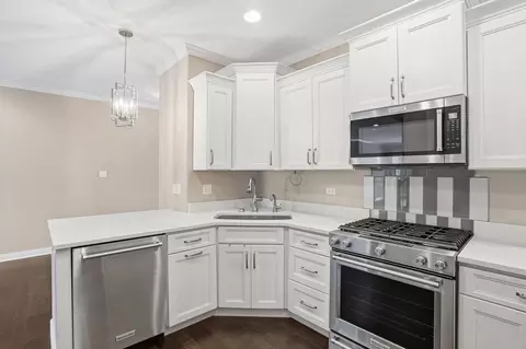 Kitchen - 9170 W 107th Pl, Saint John, IN 46373 photo 4 of 4