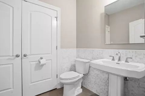 Bath - 9170 W 107th Pl, Saint John, IN 46373 photo 4 of 6