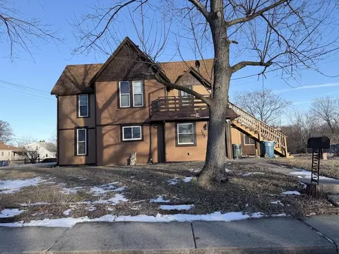322 Burnham St, Lowell, IN 46356