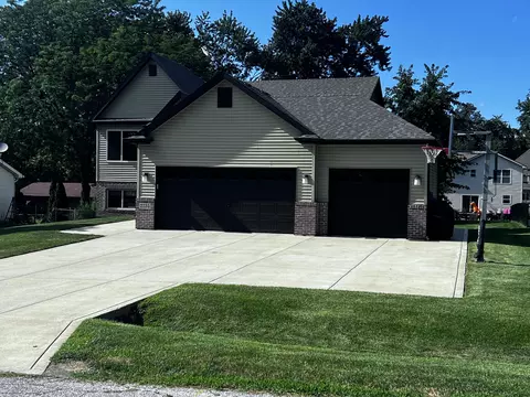 2235 Coldspring Rd, Crown Point, IN 46307