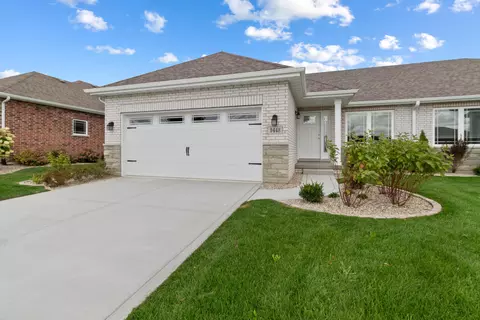 10691 Walnut Dr, Saint John, IN 46373