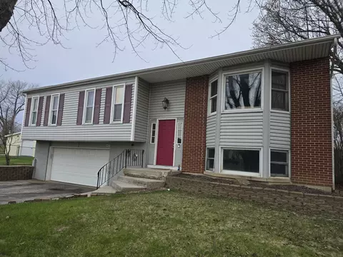 79 Maple Ct, Hebron, IN 46341