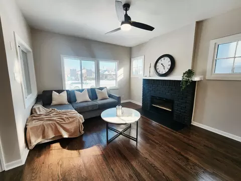 Living - 418 Taft St, Gary, IN 46404 photo 1 of 2