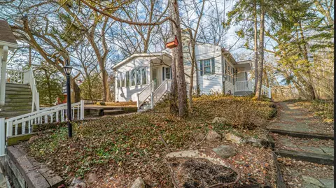 18 Diana Rd, Ogden Dunes, IN 46368 photo 2