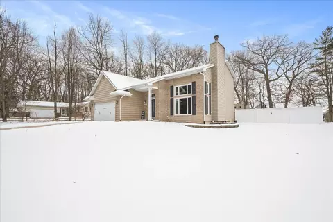 Exterior - 2131 E 9th Pl, Hobart, IN 46342 photo 4 of 7