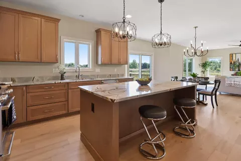 Kitchen - 515 Meadow Brooke Ln, Dyer, IN 46311 photo 3 of 5