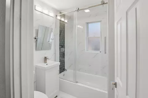 Bath - 537 Harrison St, Gary, IN 46402 photo 3 of 4