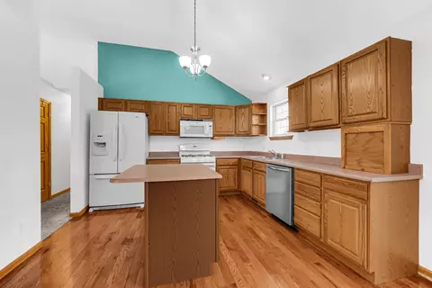 Kitchen - 196 Spring View Dr, Porter, IN 46304 photo 1 of 2