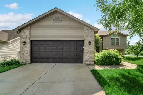 Exterior - 196 Spring View Dr, Porter, IN 46304 photo 2 of 5
