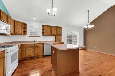 Kitchen - 196 Spring View Dr, Porter, IN 46304 photo 2 of 2
