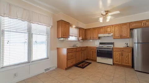 Kitchen - 9441 S State Line Rd, Dyer, IN 46311 photo 3 of 8